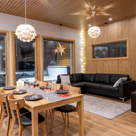 Premium Lapland Villa With Jaguzzi Rovaniemi Bagian luar foto