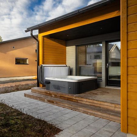 Premium Lapland Villa With Jaguzzi Rovaniemi Bagian luar foto